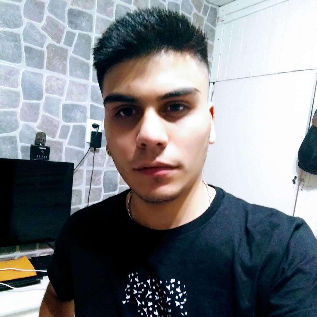 Nombre EMILIANO  GABRIEL BÁEZ 